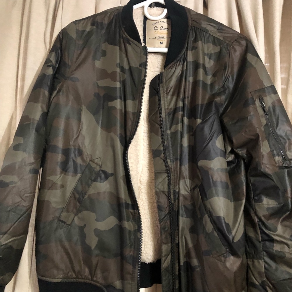 CAMO BOMBER JACKET WITH SHERPA LINING
